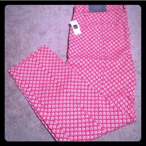 GAP Slim Cropped Printed Pants